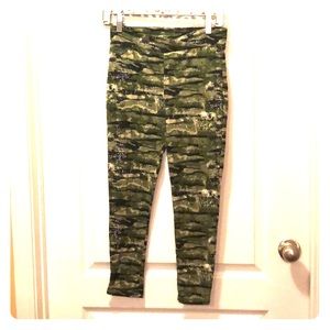 Camo leggings size l girls